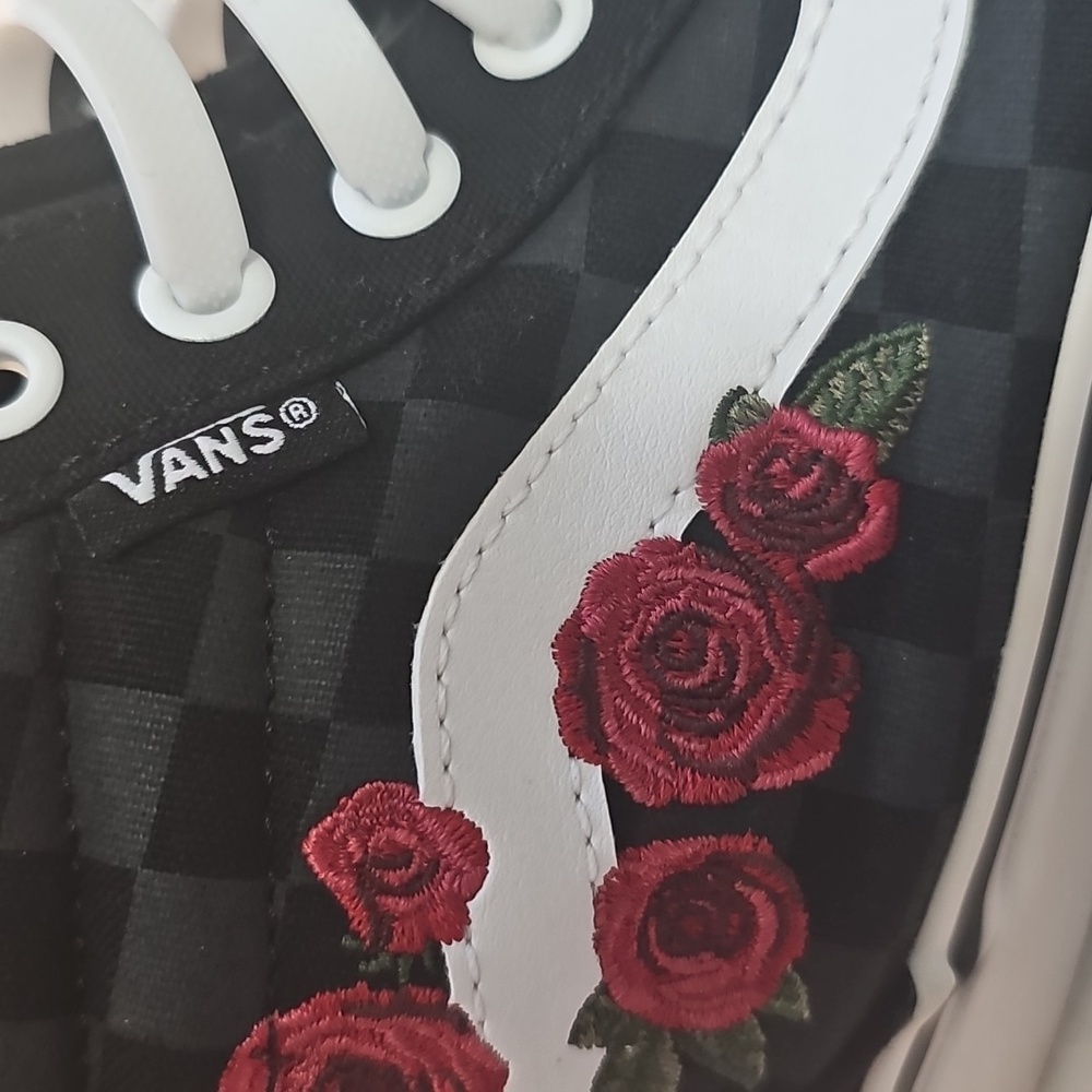 Vans Filmore High Top, Rose Embroidered Sneakers Women's 7.5 Used - Picture 5 of 16